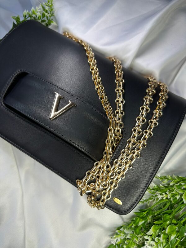 Bolsa con Cadena Negra