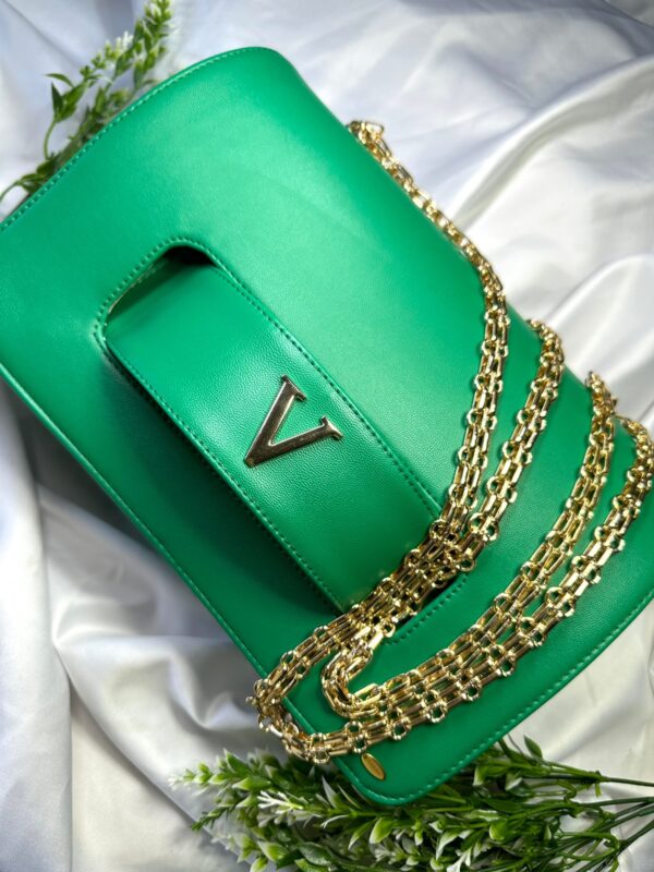 Bolsa con Cadena Verde