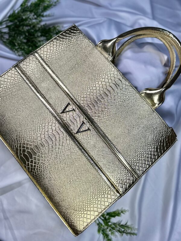 Bolso Grande Dorado Metálico - Imagen 2