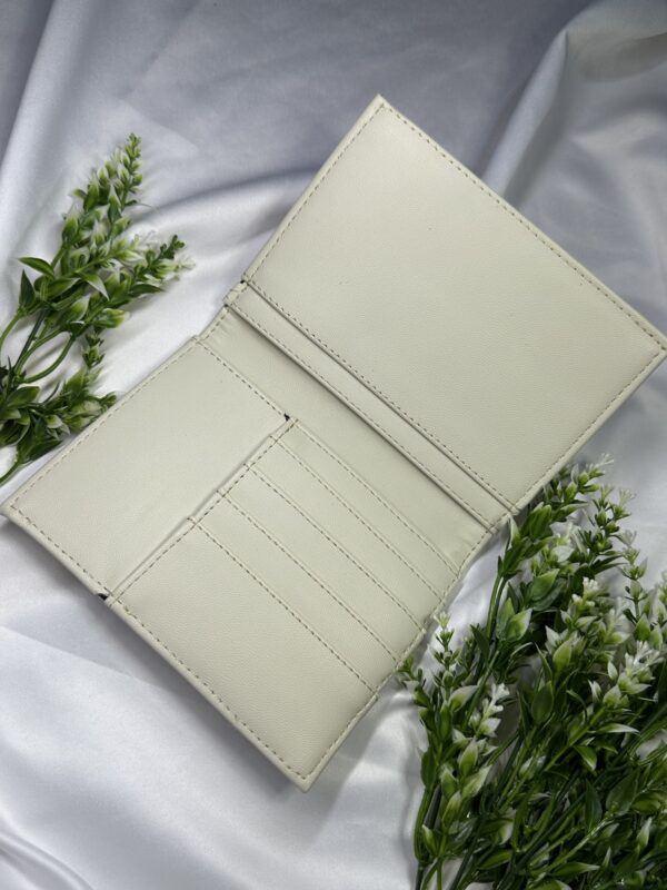 Porta Pasaporte Beige - Imagen 2